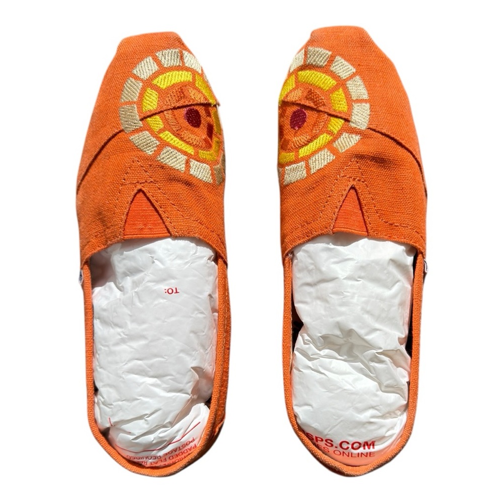 Africa Outreach Project edition TOMS with Charlize Theron. This fits 7-7.5 W